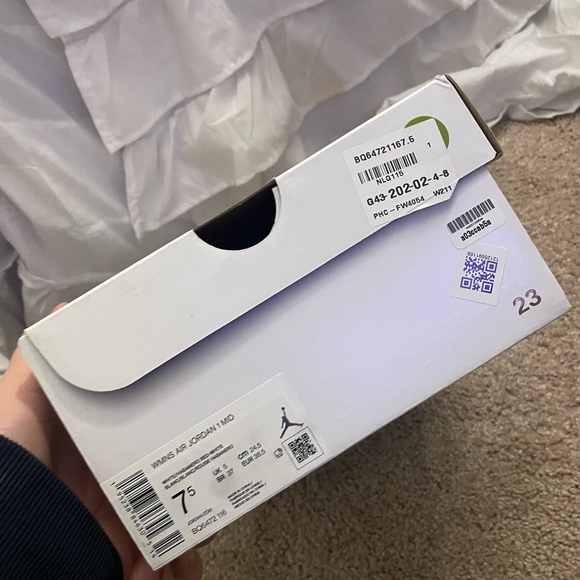 Wmns Air Jordan 1 Mid 'Habanero Red - Picture 7 of 7